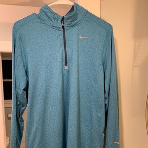 Men’s Nike quarter zip long sleeve shirt size Med